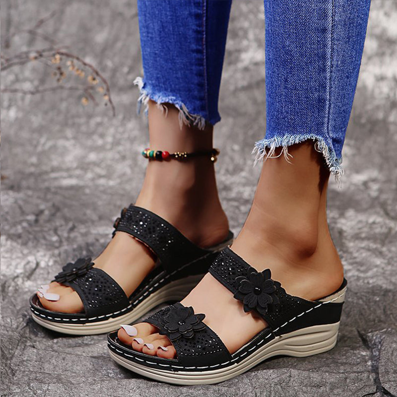 Women's Leisa Skip Comfortable Flat Sandals
